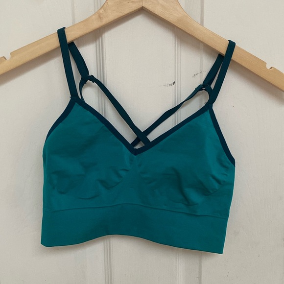 Nike Criss Cross Sports Bra (XS) - Picture 1 of 3